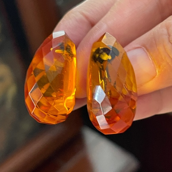 Vintage Jewelry - Faceted honey amber lucite gold tone clip on earrings